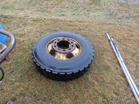 75R22.5 Truck Tire and Rim