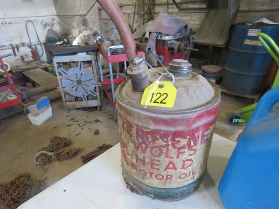 Wolf's Head Oil Can