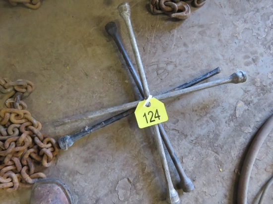 2 Lug Wrenches
