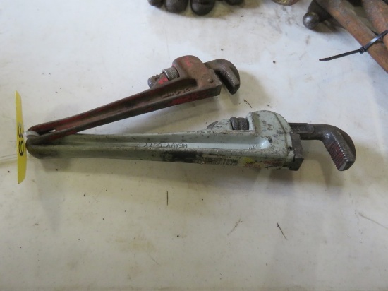 2 Pipe Wrenches