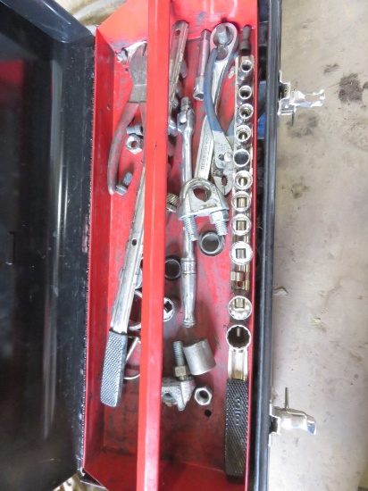 Tool Box w/Lots of Craftsman Tools