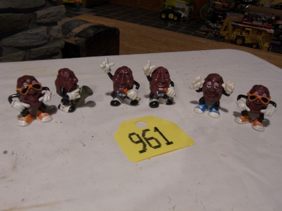 6 1987 California Raisins