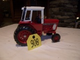 Int 1586 Tractor