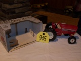 Ertel Int Row Crop Tractor w/Box
