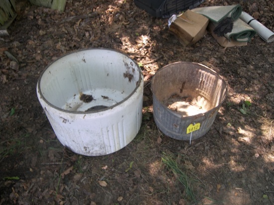 2 pc Porc & Galv Tubs