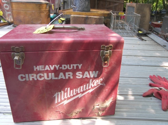 Milwaukee Box w/Large Sockets