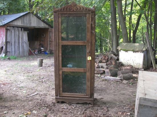 Fancy Top Gun Cabinet