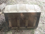Antique Rd Top Trunk w/Insert