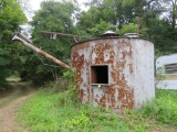 Grain Bin w/Auger (TO BE TORN DOWN)