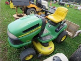JD LA110 Lawn Tractor w/42inch Deck