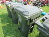 Garbage Can w/Wheels