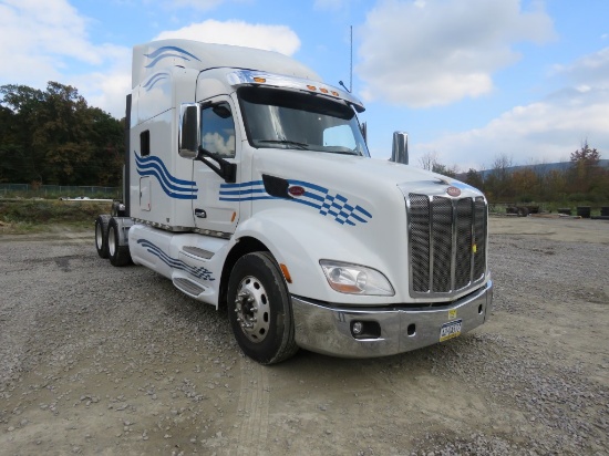 2015 Peterbilt 579 Road Truck