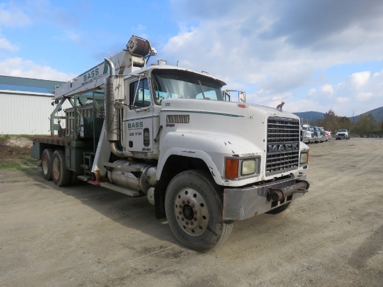 1998 Mack E7-454 Crane Truck