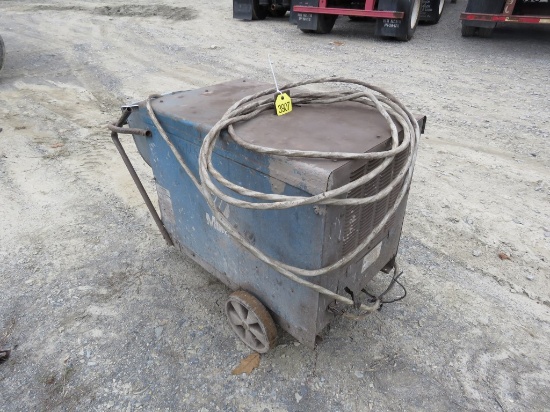 Miller Gold Star 452 DC Welder