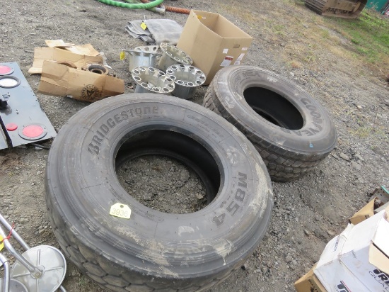 2 Bridgestone 425/65R22.5 Tires