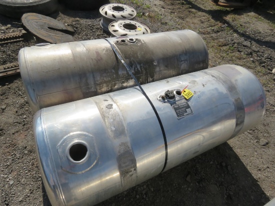 2 Peterbilt Alum Fuel Tank