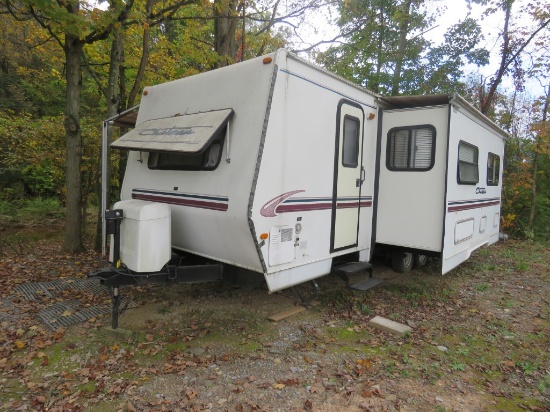 1999 Chateau 25ft Camper w/Awning