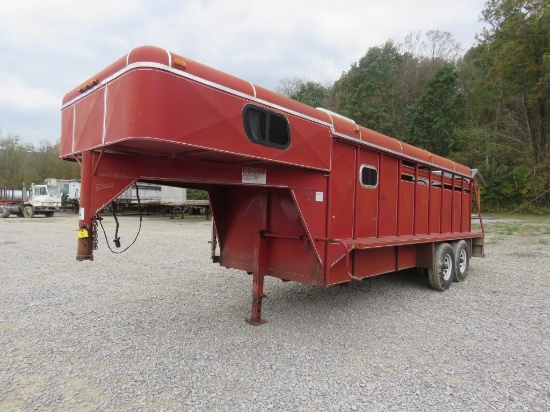 1993 Coose Slant Load Horse Trailer w/Dressing Room & Awning