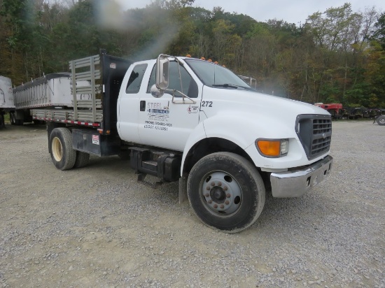 2000 Ford 650 S/A Truck