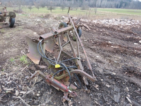 IH 4btm Sidehill Hitch Plow