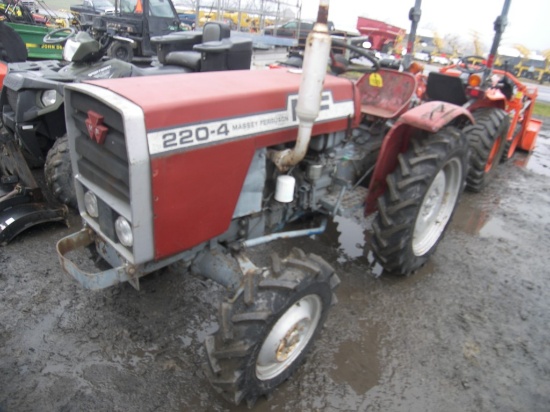 MF 220-4 Compact Tractor