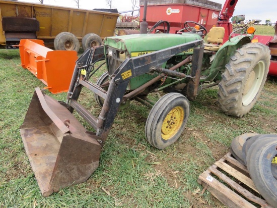 JD 950 Compact Tractor w/Loader