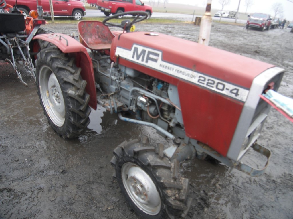 Mf 2 4 Compact Tractor Farm Equipment Machinery Online Auctions Proxibid