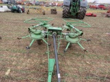 JD 752 4x Tedder