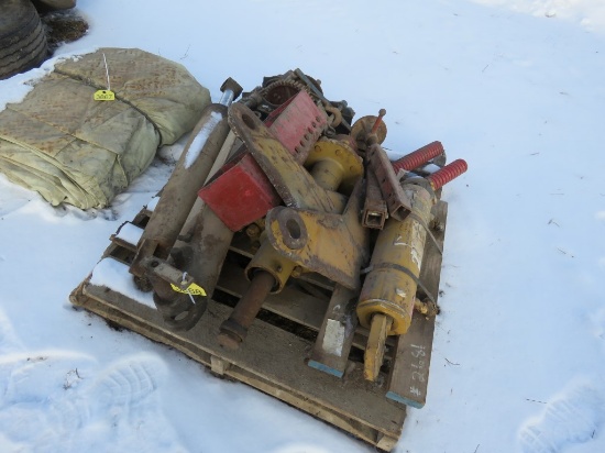 Pallet of Cylinders & Parts