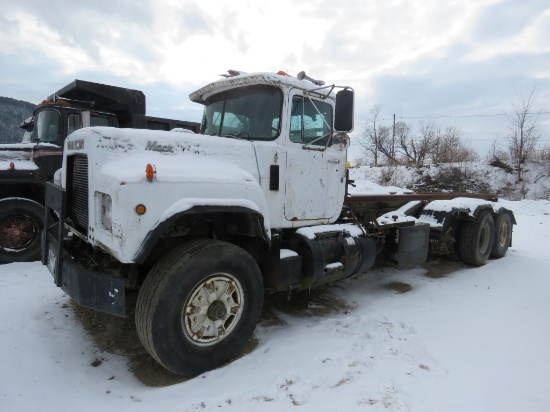 1988 Mack R Model Tri Axle Roll Off Truck