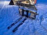 BRAND NEW QT Heavy Duty 4000lb Pallet Forks w/Side Step