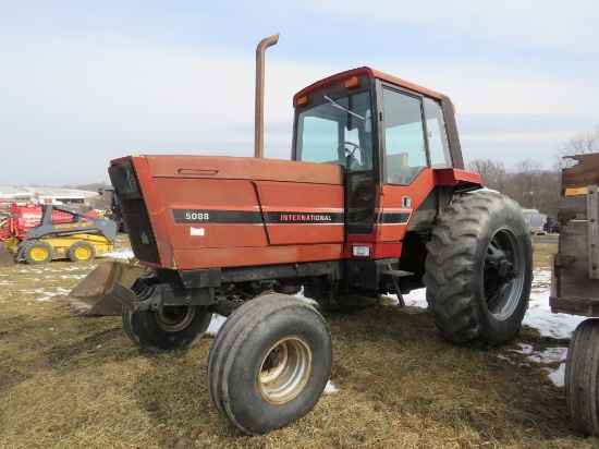 IH 5088 Tractor