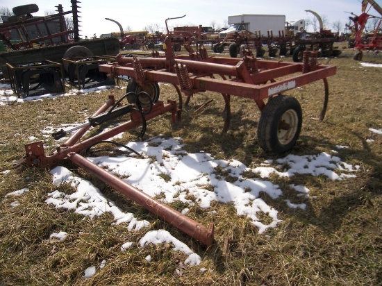 AC 8 tooth Pull Type Chisel Plow