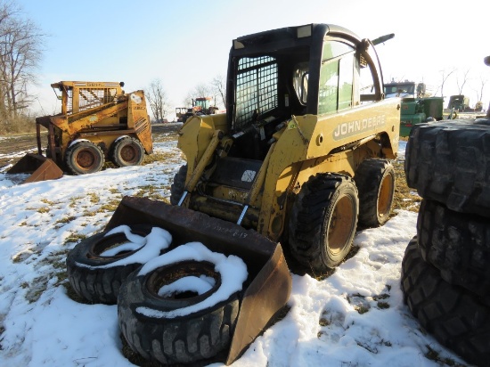 JD 240 Skid Steer w/Bucket & 2 Extra Tires and Rims