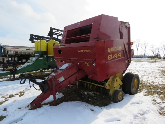 NH 644 Silage Special Round Baler w/Net Wrap