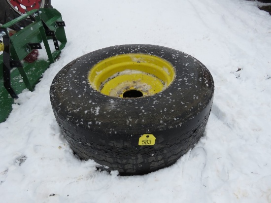 425/65R22.5 Tire and Rim