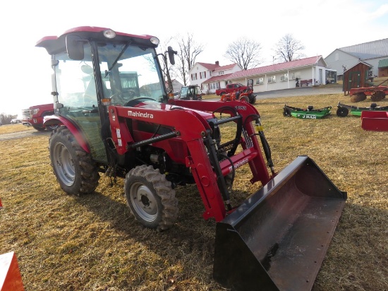 2017 Mahindra 2538 Tractor