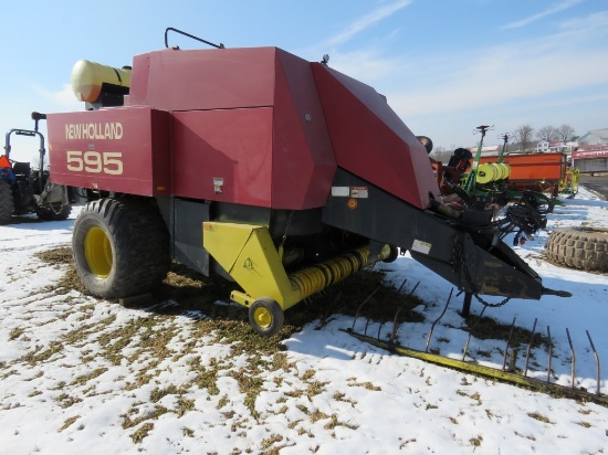 NH 595 Large Square Baler w/Applicator