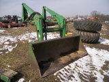 JD 720 Loader/Brackets