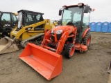 Kubota B2650 Tractor w/LA 532 Loader & 60inch Belly Mower