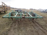 JD 1600 10 tooth 3pth Chisel Plow w/Depth Wheels