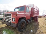 1983 International S/A Truck w/14ft Dump Box & Grain Shoot