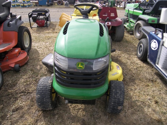JD L110 Lawn Tractor
