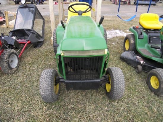 JD 212 Lawn Tractor
