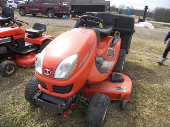 Kubota GR2100 Lawn Tractor