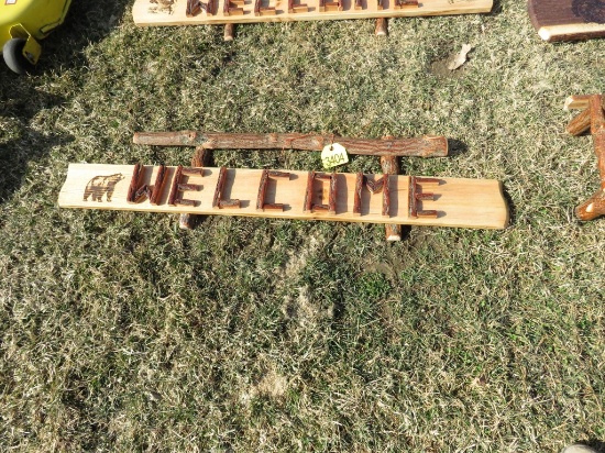 Wood 52in Welcome Sign with Bear