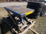 Work bench/Scissor Lift