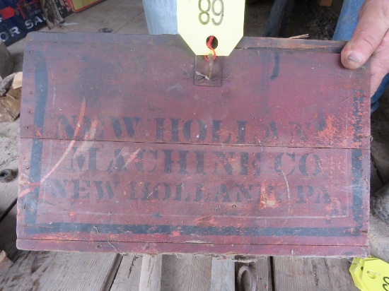 New Holland Machine Co New Holland PA Wooden Box
