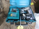 Makita 18v Hammer Drill w/Battery Charger
