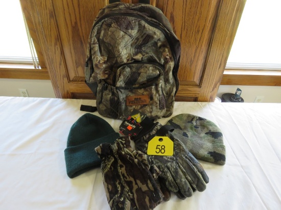 Camo Backpack w/Gloves & Hats